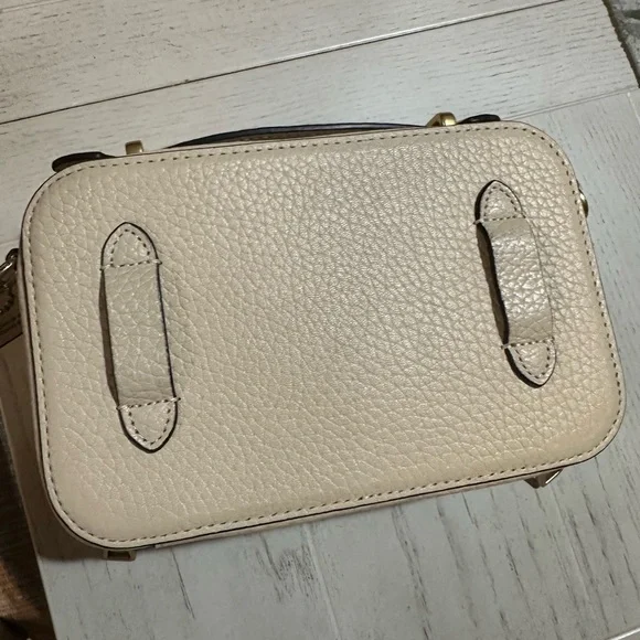 Famous Cream Leather Crossbody Bag - Picture 13 of 16